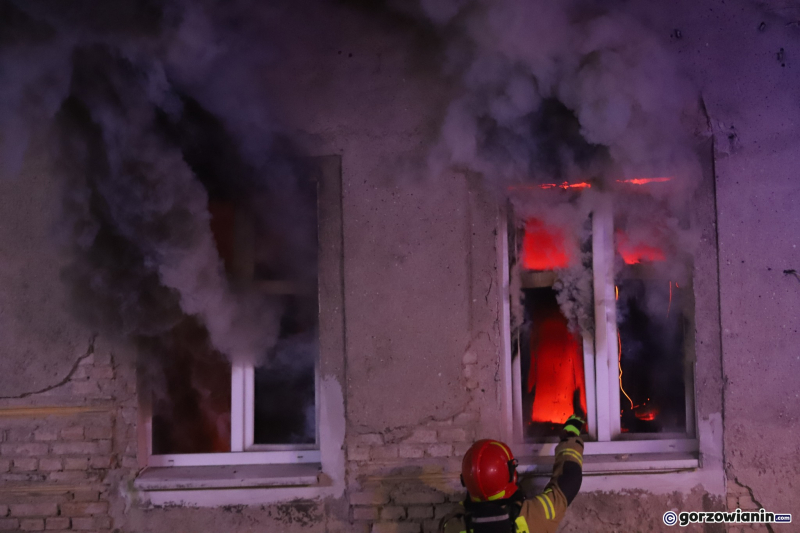 8/14 Pożar pustostanu na Zawarciu w Gorzowie