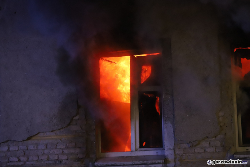 11/14 Pożar pustostanu na Zawarciu w Gorzowie