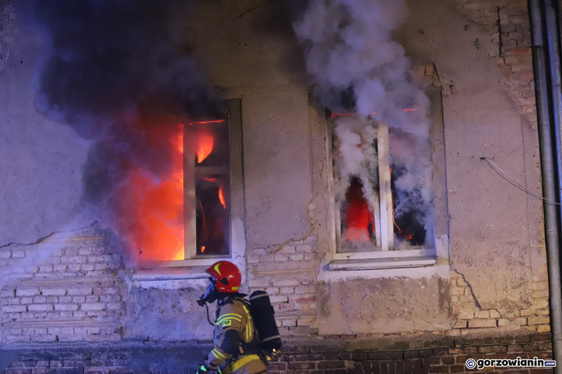 12/14 Pożar pustostanu na Zawarciu w Gorzowie