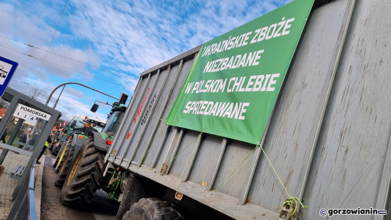 7/16 Rolnicy sparaliżowali Gorzów. Przejechali traktorami przez centrum miasta