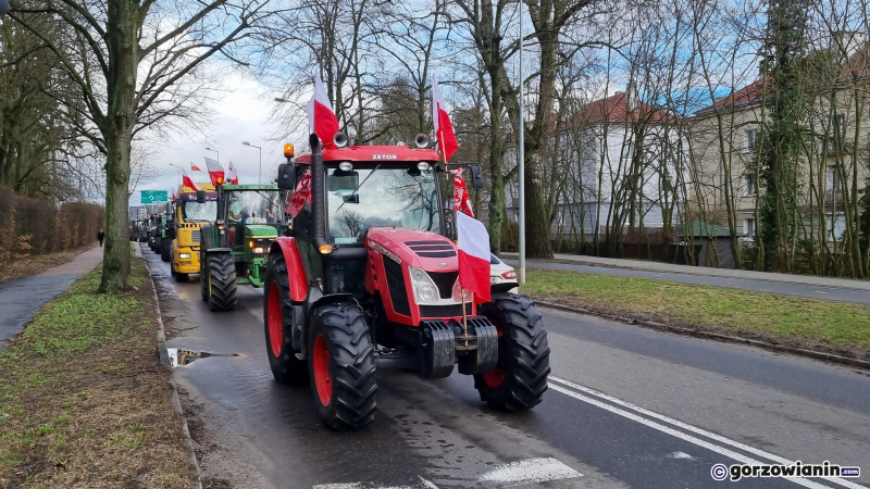 15/16 Rolnicy sparaliżowali Gorzów. Przejechali traktorami przez centrum miasta