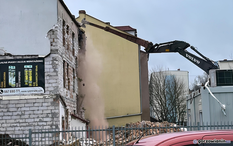 4/6 Rozbiórka budynków przy Al. 11 Listopada. W tym miejscu powstanie Aldi