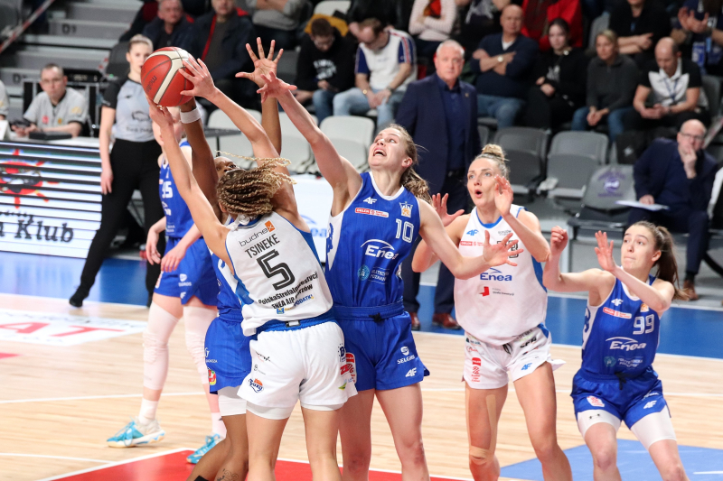 24/47 Pewna wygrana gorzowskich koszykarek w play off