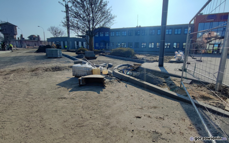 7/14 Przebudowa placu przed dworcem PKP w Gorzowie