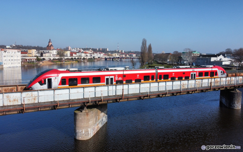 5/6 Mężczyzna został potrącony przez szynobus na moście kolejowym w Gorzowie