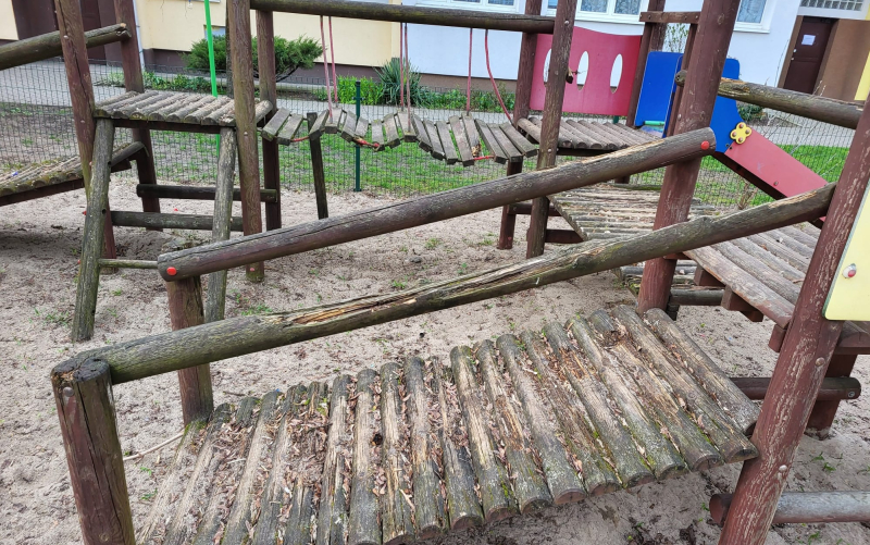 3/7 Zamknięty plac zabaw przy ul. Łużyckiej