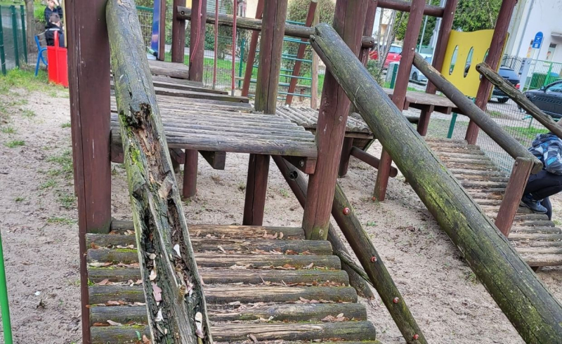 7/7 Zamknięty plac zabaw przy ul. Łużyckiej