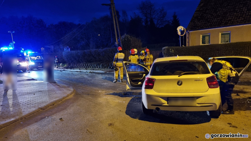 4/7 Kierujący roztrzaskał BMW o betonowy murek