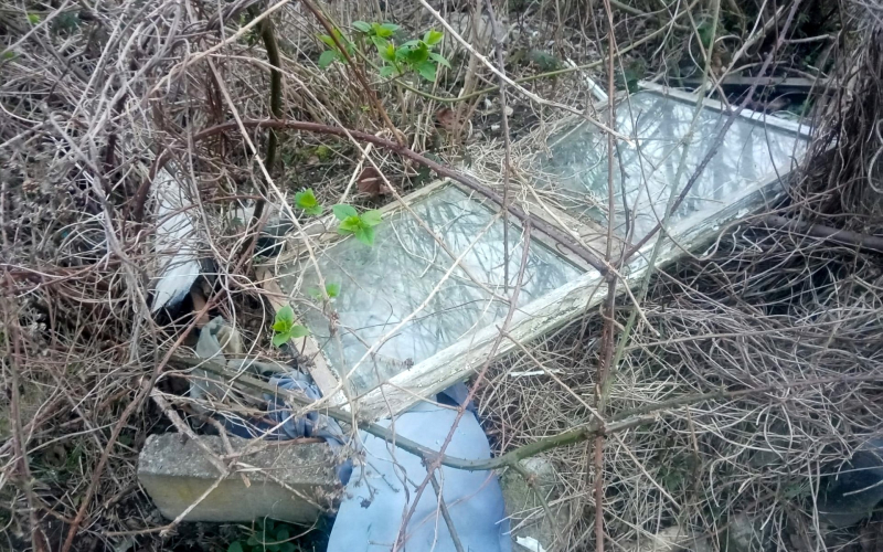 4/11 Pięć lat temu mieszkańcy Gorzowa sprzątali ten teren. Dziś to obraz nędzy i rozpaczy