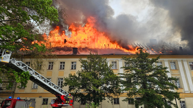 3/16 Potężny pożar uczelni w Gorzowie. Płonie drugi budynek