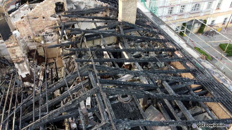 4/7 Zniszczenia po pożarze AJP w Gorzowie