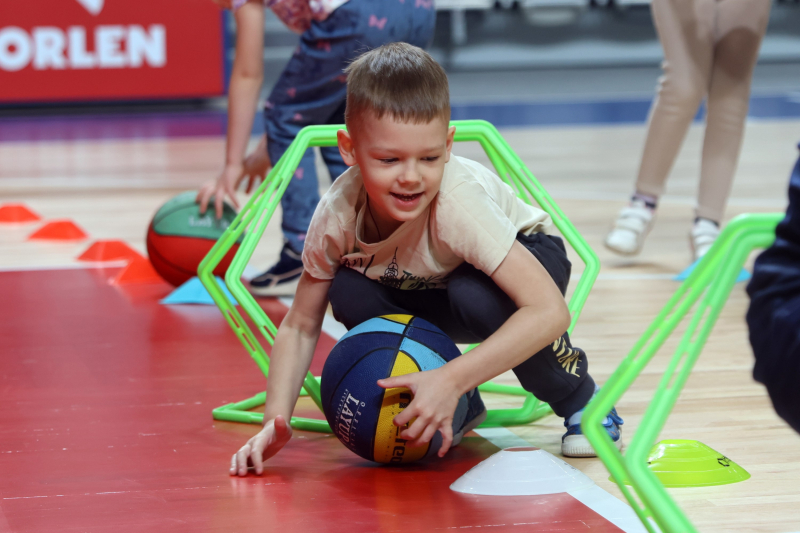 4/128 Lekcja WF z wicemistrzyniami Polski w Arenie Gorzów