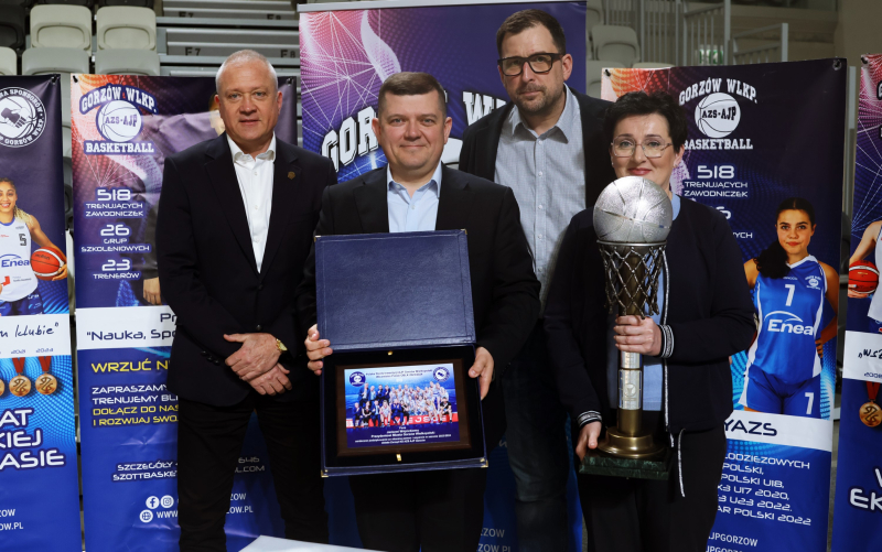 13/128 Lekcja WF z wicemistrzyniami Polski w Arenie Gorzów