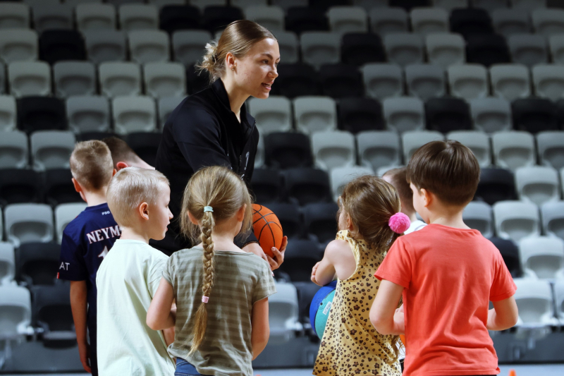 21/128 Lekcja WF z wicemistrzyniami Polski w Arenie Gorzów