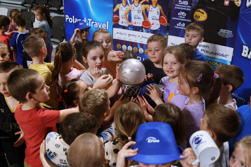 46/128 Lekcja WF z wicemistrzyniami Polski w Arenie Gorzów