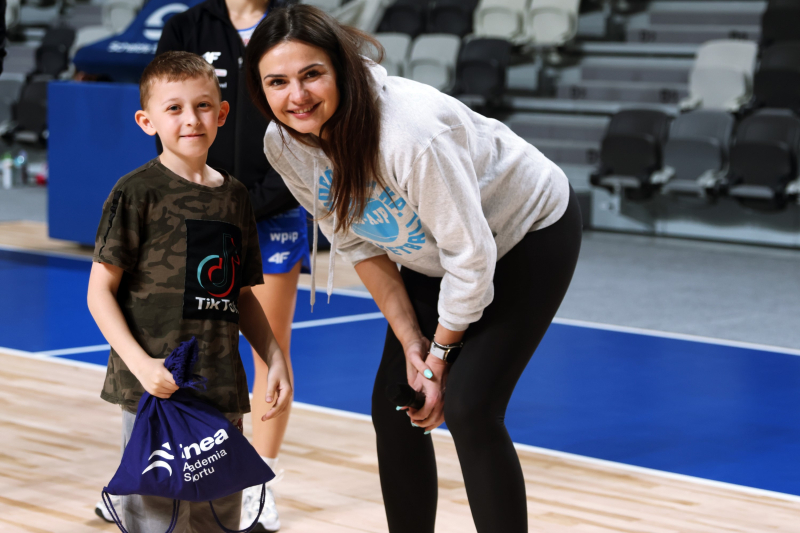 55/128 Lekcja WF z wicemistrzyniami Polski w Arenie Gorzów