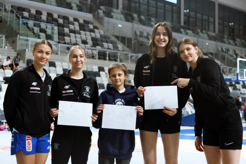 59/128 Lekcja WF z wicemistrzyniami Polski w Arenie Gorzów