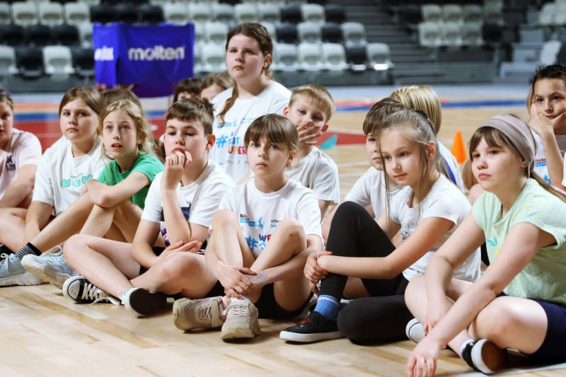 60/128 Lekcja WF z wicemistrzyniami Polski w Arenie Gorzów