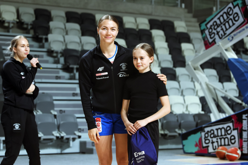 65/128 Lekcja WF z wicemistrzyniami Polski w Arenie Gorzów