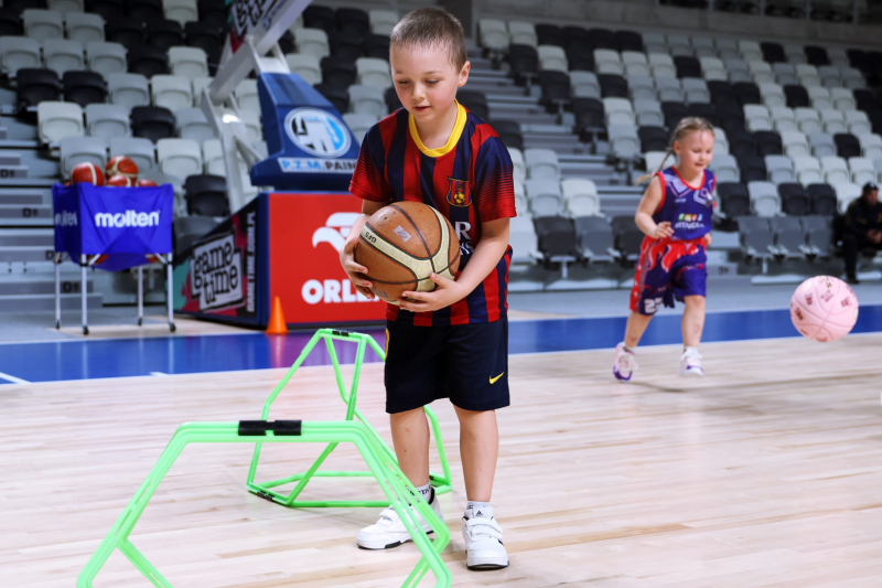 89/128 Lekcja WF z wicemistrzyniami Polski w Arenie Gorzów