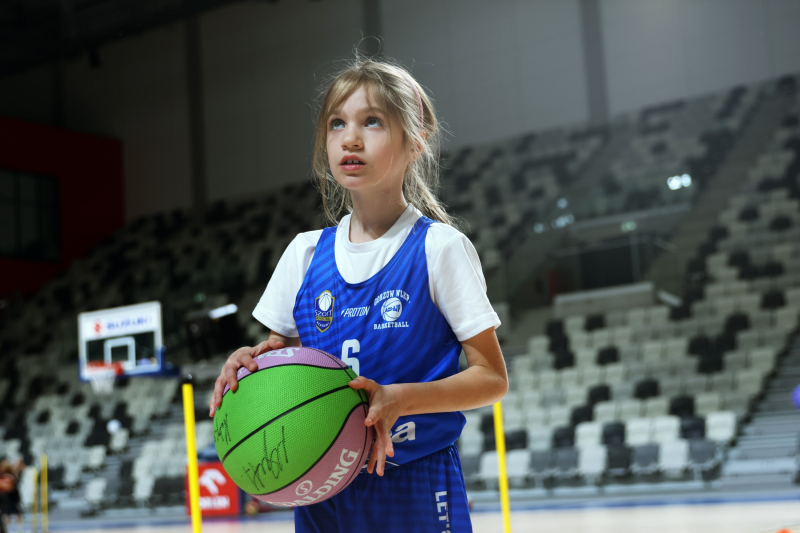 93/128 Lekcja WF z wicemistrzyniami Polski w Arenie Gorzów