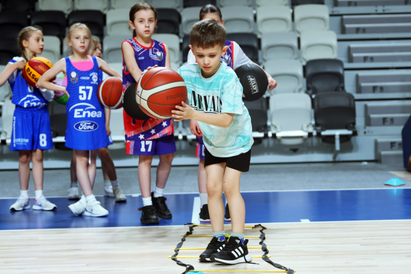 102/128 Lekcja WF z wicemistrzyniami Polski w Arenie Gorzów