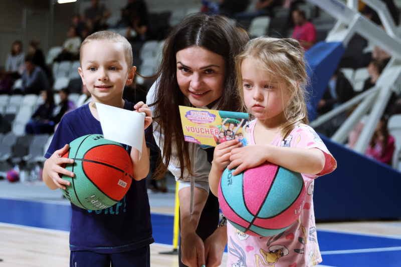 111/128 Lekcja WF z wicemistrzyniami Polski w Arenie Gorzów