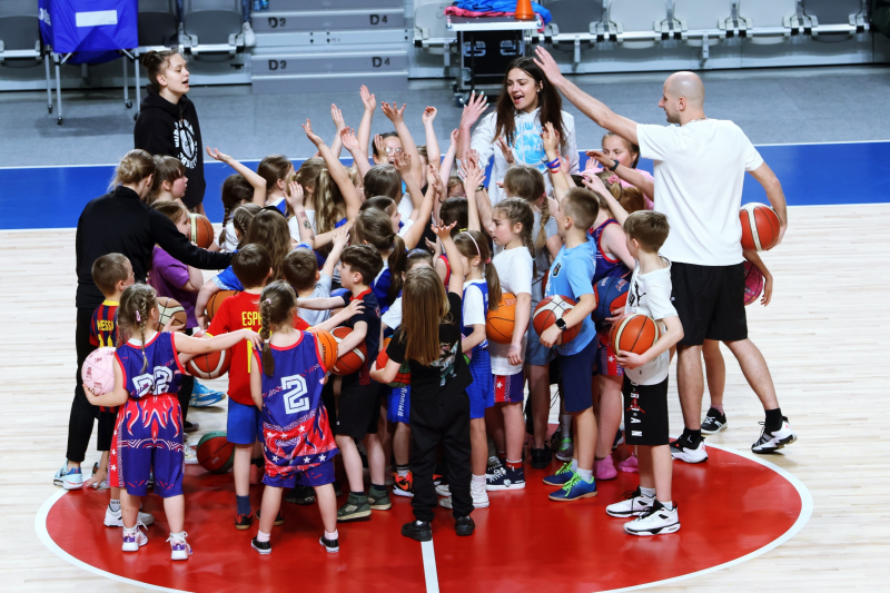 112/128 Lekcja WF z wicemistrzyniami Polski w Arenie Gorzów