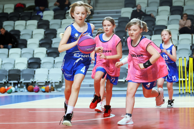 113/128 Lekcja WF z wicemistrzyniami Polski w Arenie Gorzów