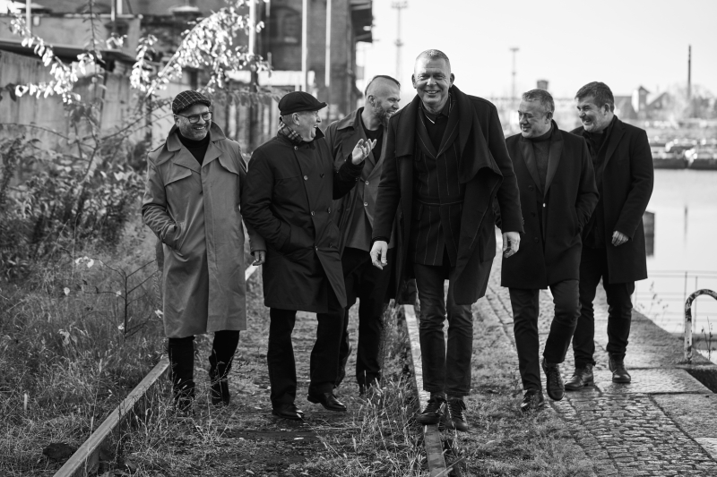 3/3 Raz Dwa Trzy: Poetycka wyliczanka w rockowej oprawie