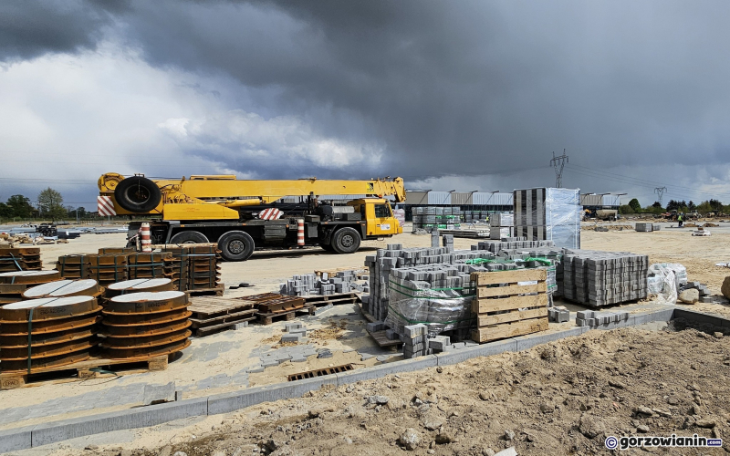 15/24 Tak wygląda park handlowy Silwana od środka