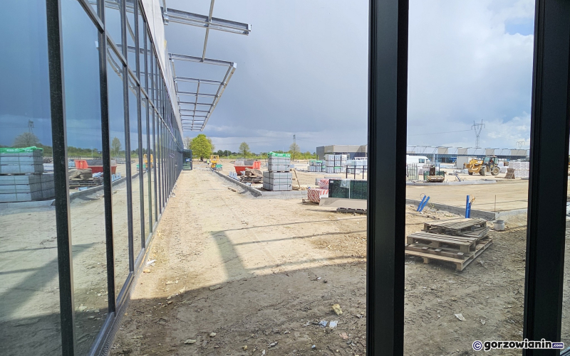 18/24 Tak wygląda park handlowy Silwana od środka