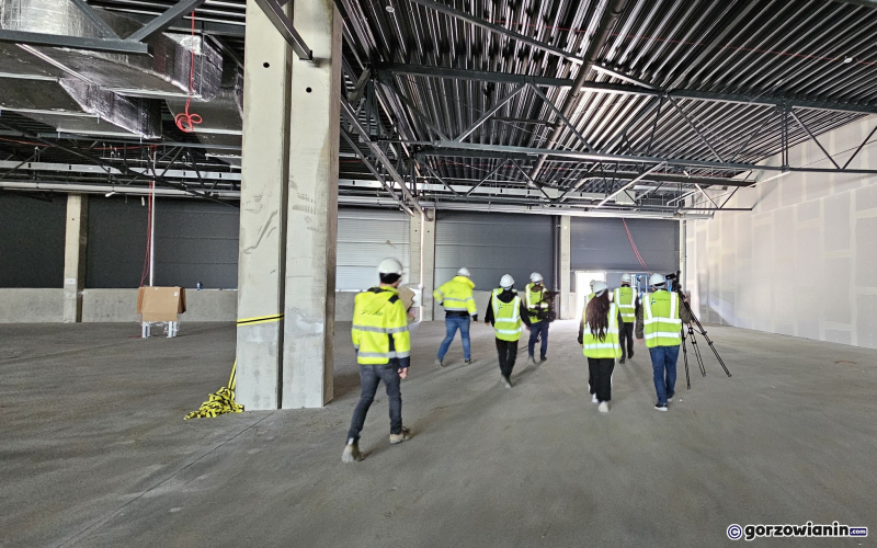 20/24 Tak wygląda park handlowy Silwana od środka