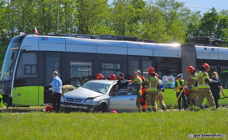 3/9 Zderzenie opla z tramwajem w Gorzowie