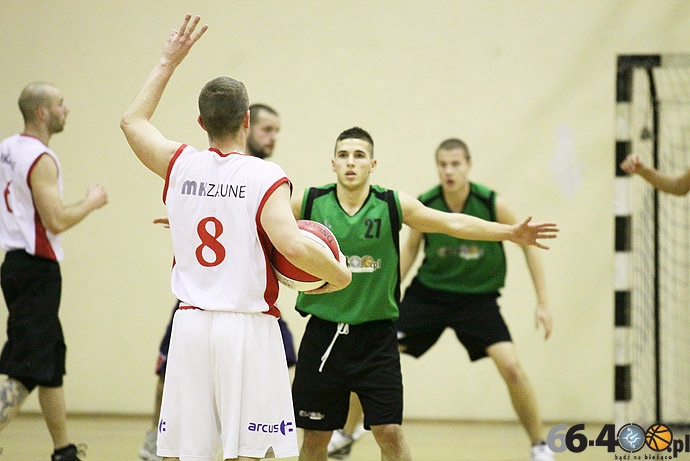 16/36 EBL: Zlepek - 66-400.pl Basket 45:43