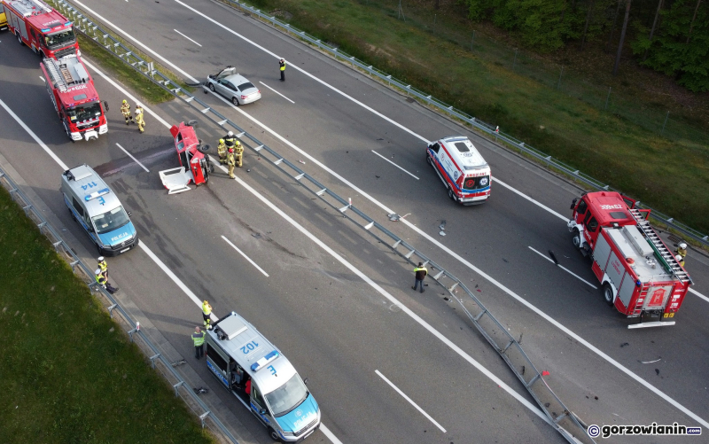 7/8 Wypadek na S3 koło Gorzowa. Zderzenie dwóch osobówek