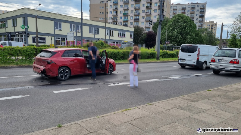 3/7 Wypadek przy Pomorskiej w Gorzowie. Zderzyły się trzy pojazdy