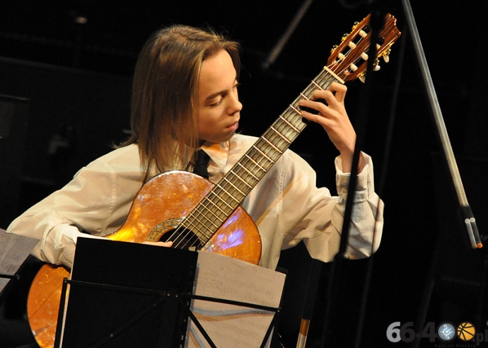 10/60 Koncert kolęd uczniów Szkoły Muzycznej I i II stopnia w Gorzowie Wielkopolskim