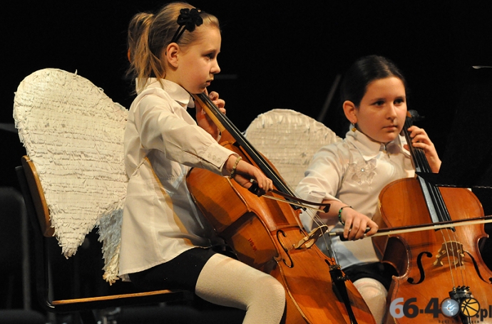 15/60 Koncert kolęd uczniów Szkoły Muzycznej I i II stopnia w Gorzowie Wielkopolskim