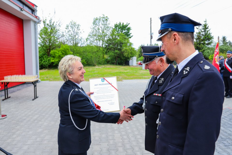 5/13 Strażacy z Łośna mają nową remizę za ponad dwa miliony złotych! Obiekt robi wrażenie