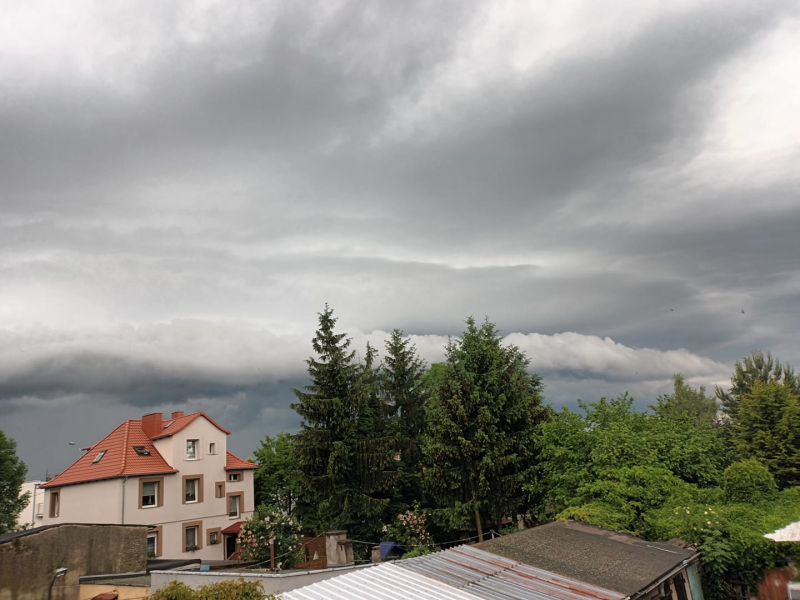 2/12 Zachwyca i przeraża. Chmura szelfowa nad Gorzowem 