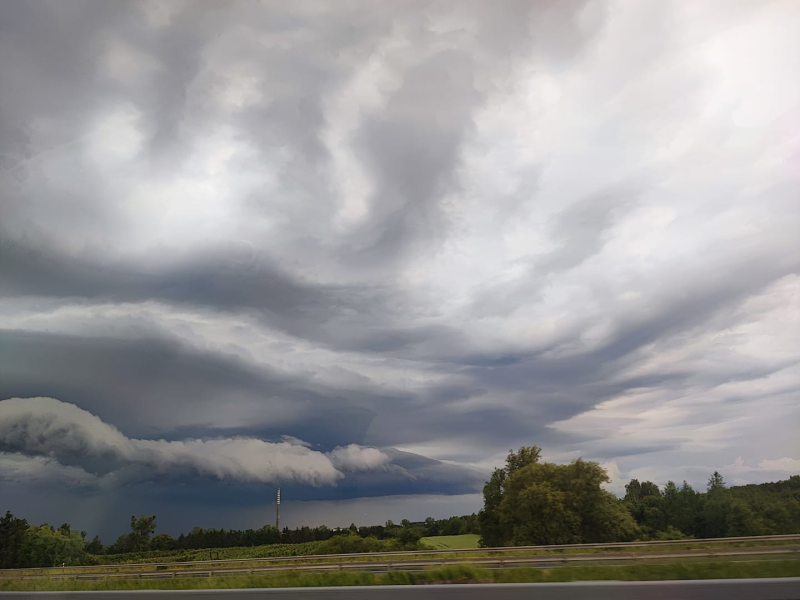 3/12 Zachwyca i przeraża. Chmura szelfowa nad Gorzowem 