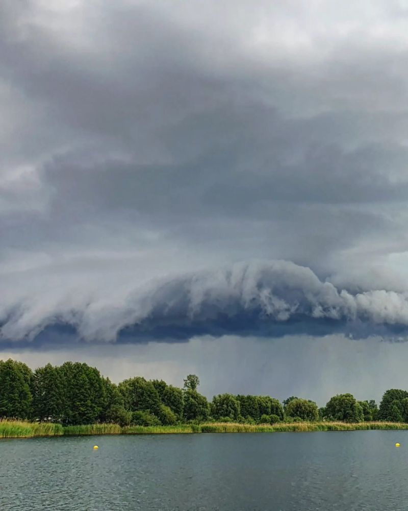 6/12 Zachwyca i przeraża. Chmura szelfowa nad Gorzowem 