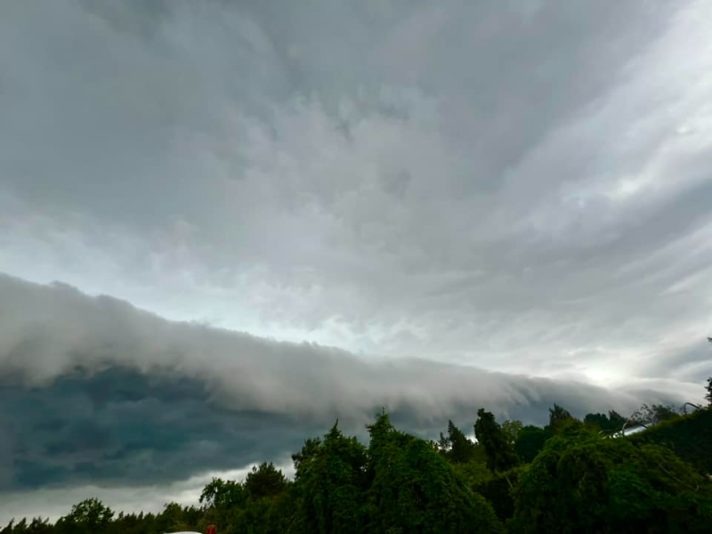 8/12 Zachwyca i przeraża. Chmura szelfowa nad Gorzowem 