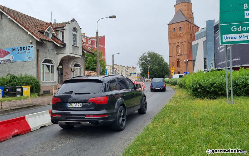 8/11 Frezowanie asfaltu na Spichrzowej