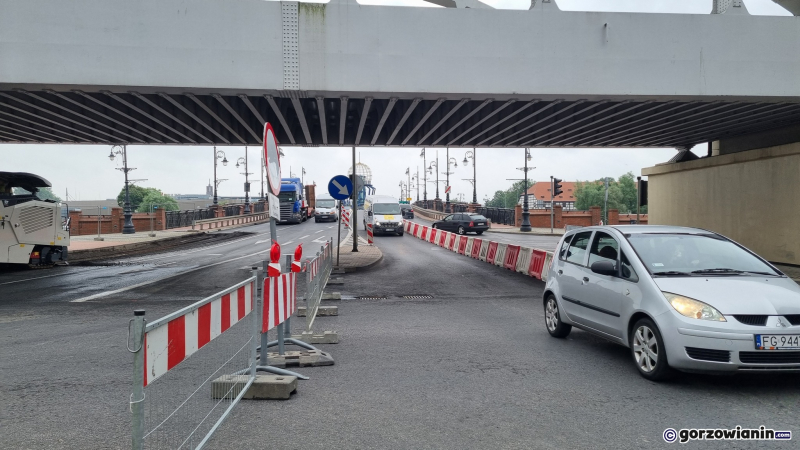 9/11 Frezowanie asfaltu na Spichrzowej