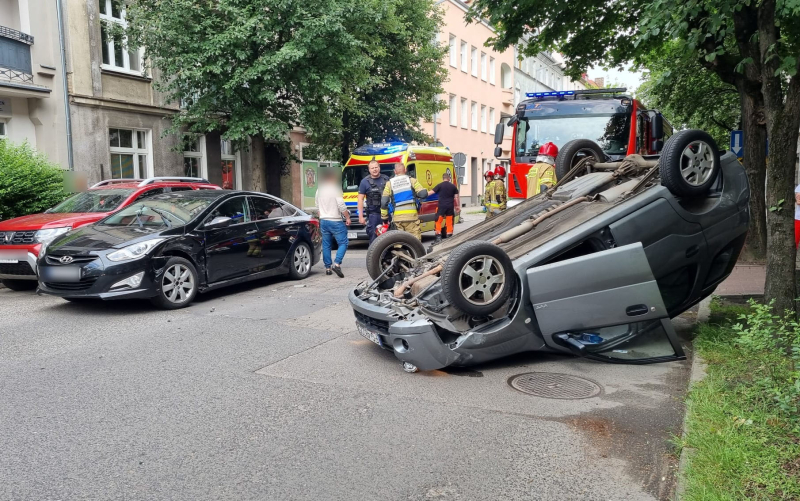 2/4 Zderzenie suzuki i hyundaia na Mickiewicza