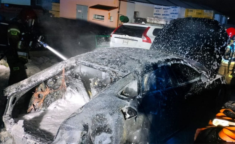 3/5 Nocny pożar samochodów przy ul. Myśliborskiej