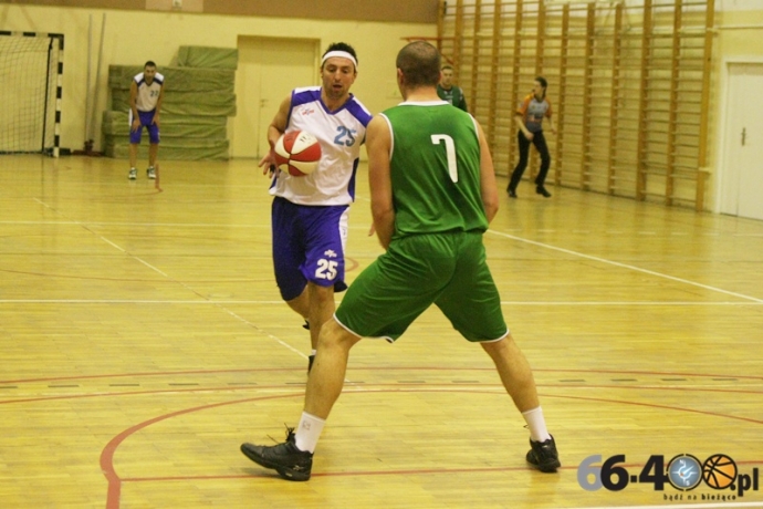 8/13 EBIS Basket Liga 4.01.2012r.