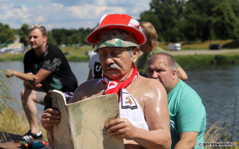 4/26 Mieszkańcy Gorzowa kibicują Polakom w strefie kibica